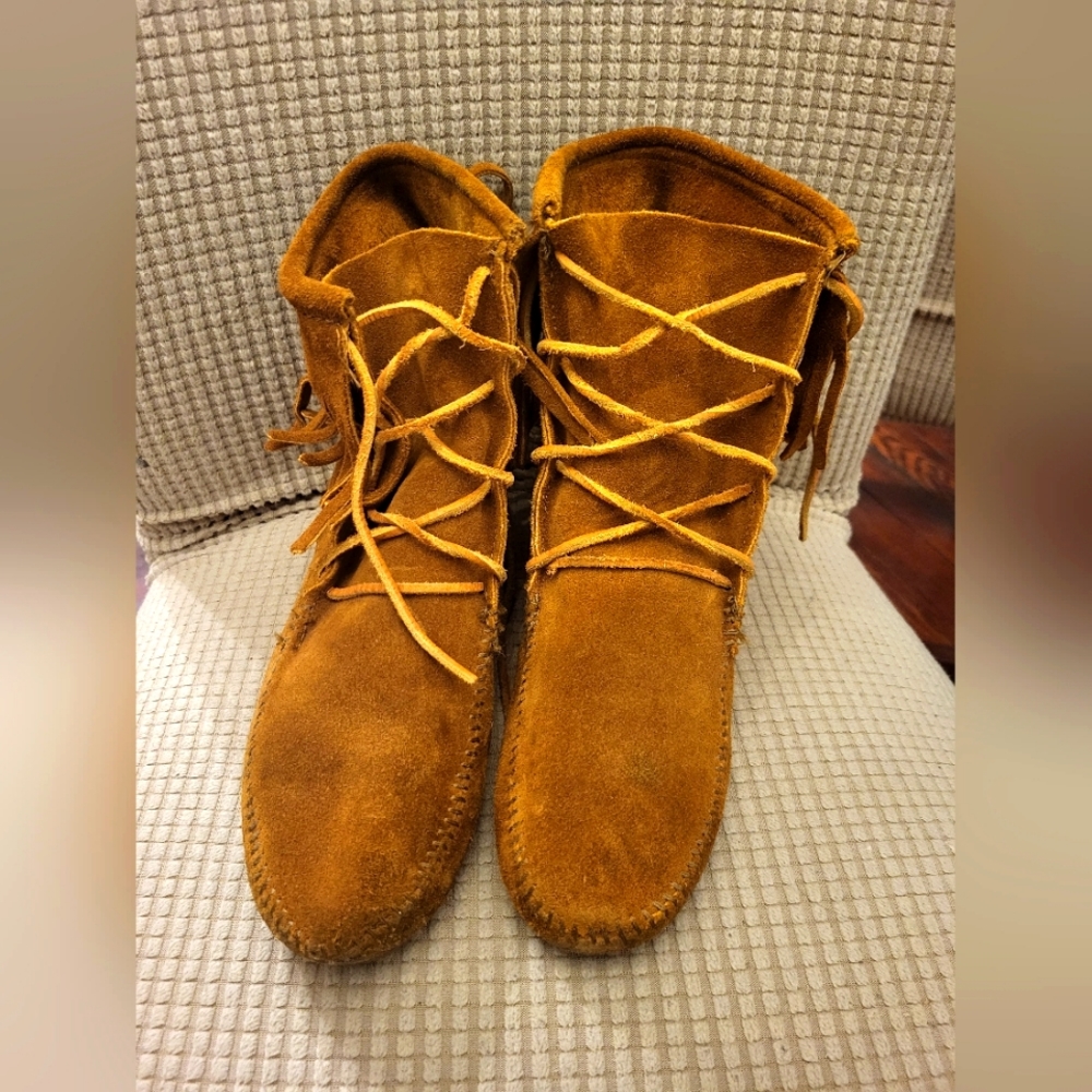 Minnetonka moccasin fringe lace up ankle boots